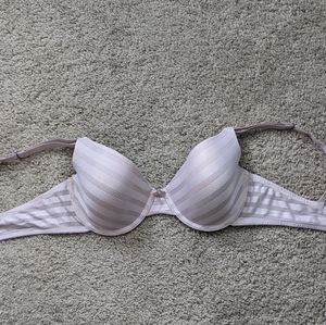 EUC Maidenform Demi Bra, size 34D